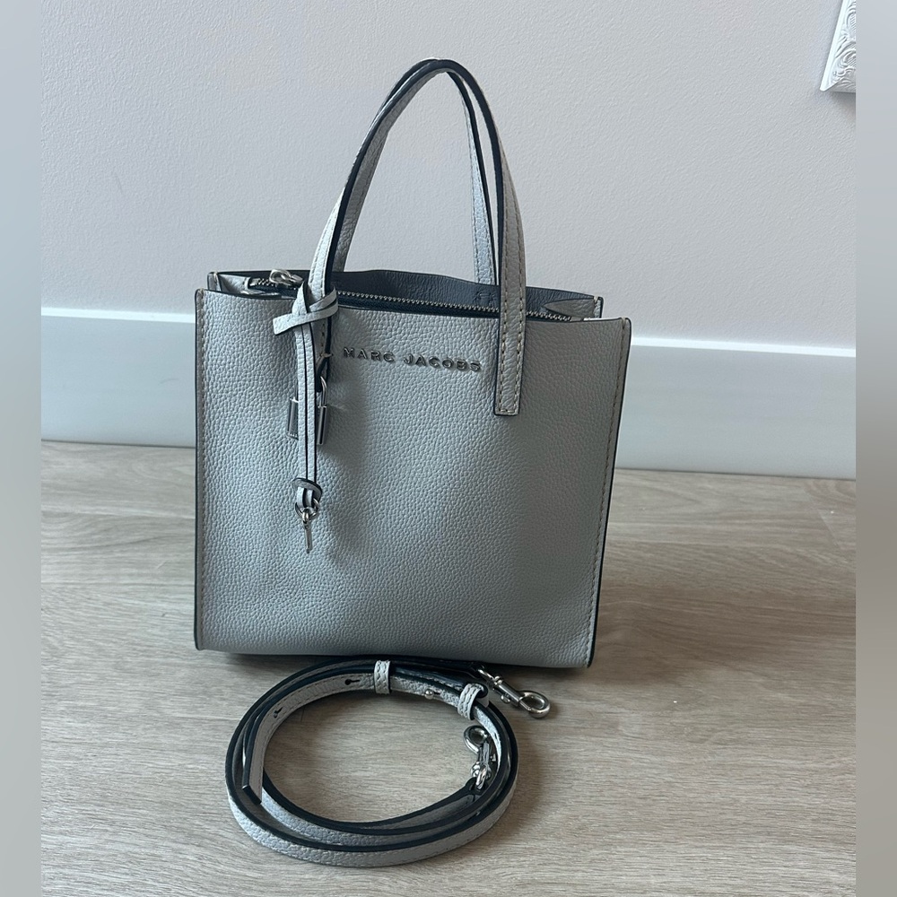 Marc Jacobs Mini Grind Leather Tote Bag in Light Grey - Picture 7 of 10